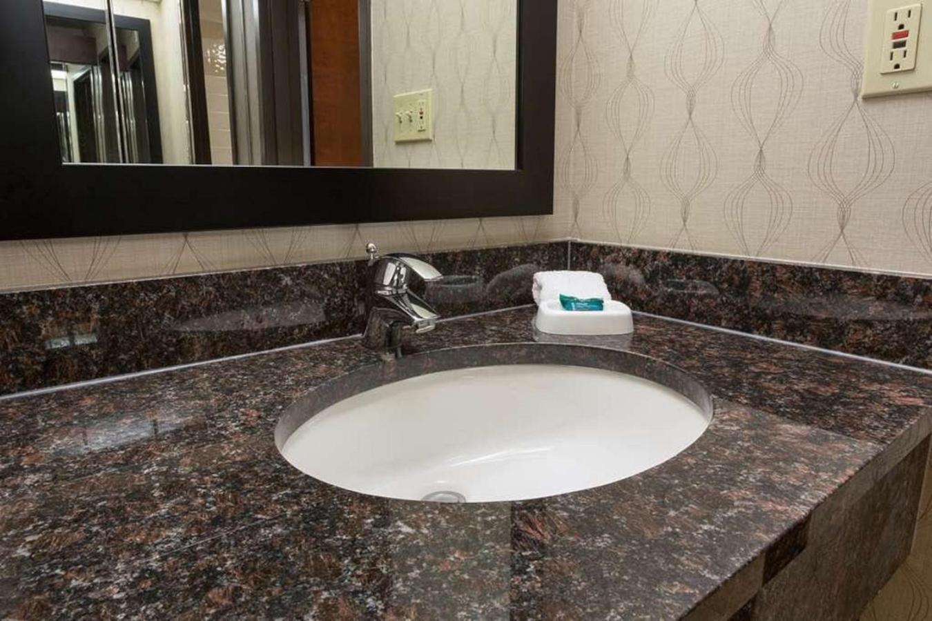 Heritage Inn & Suites The Woodlands, Trademark By Wyndham Ngoại thất bức ảnh